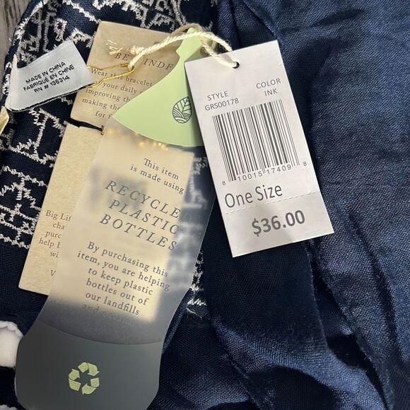 Quagga Green Label Women's Pompom Accent Scarf In Blue One Size NWT - Picture 5 of 12